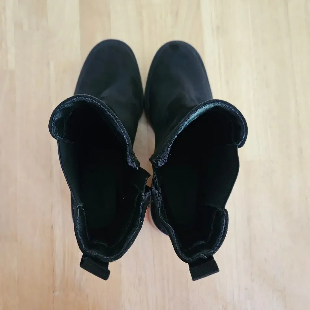 Universal Thread Crispin Chelsea Boots Black Faux Suede Sz 7M
